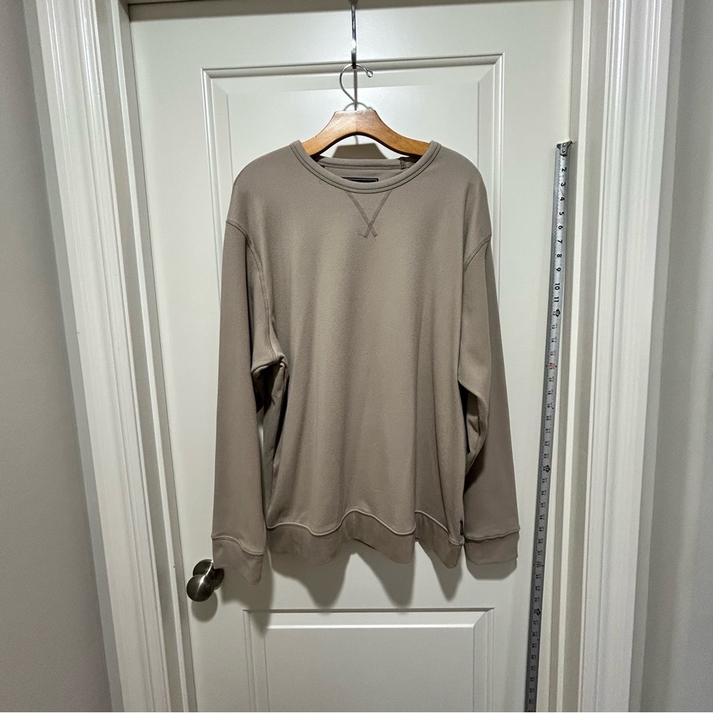 Jachs New York Men's size XL Crewneck Sweater - stone. Like New. Pullover crew.